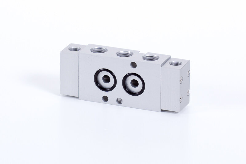 5/3 stredová poloha zatvorená