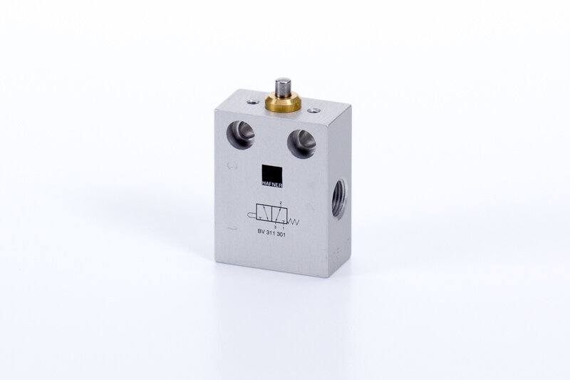 Plunžrový ovládaný stlačením