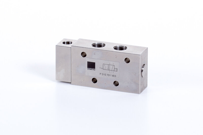 Pneumaticky riadený