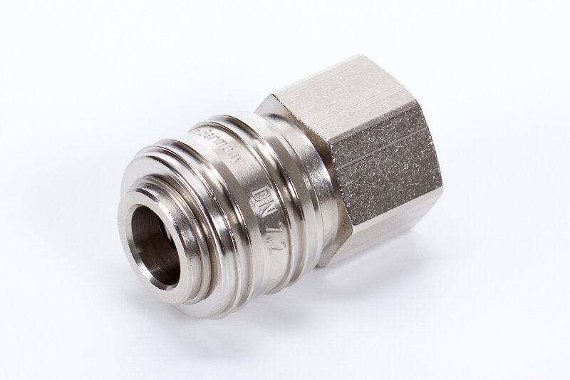 583M | rýchlospojka zásuvka | vnútorný závit | Európsky profil