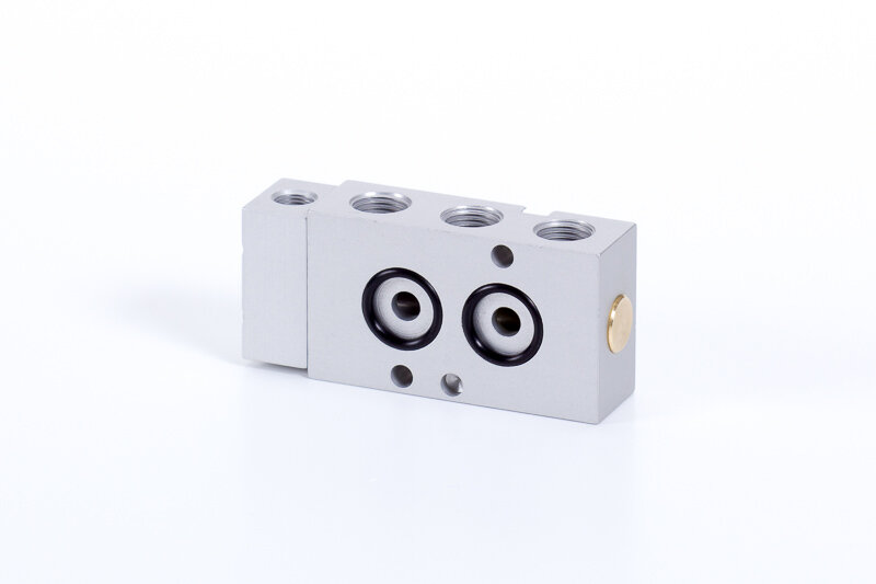 Pneumaticky riadený