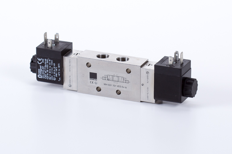 5/3 stredová poloha zatvorená