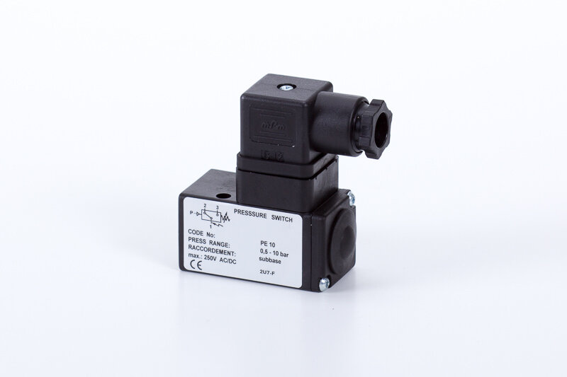 Tlakový spínač montovateľný na rozdeľovač